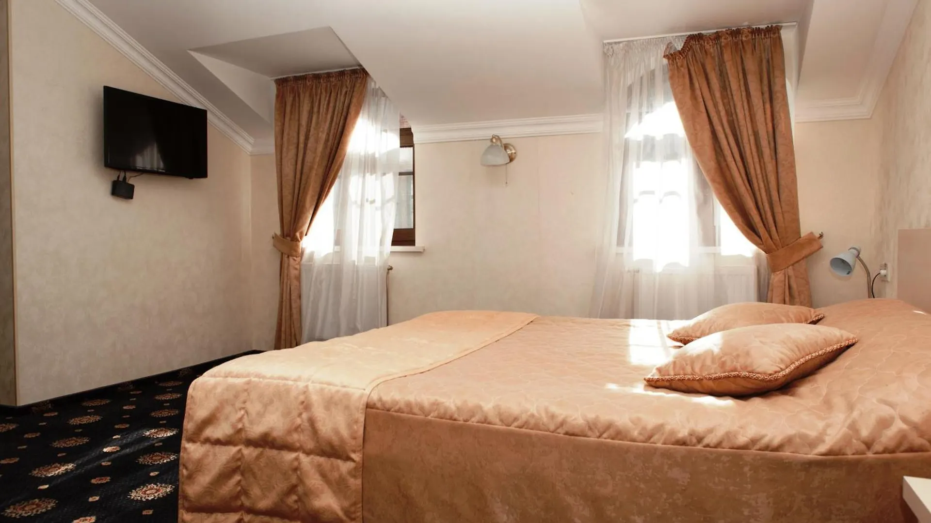 ***  Gonchar Hotel Kiev Ucrania